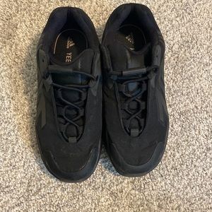 Adidas Yeezy Little Boy -all black